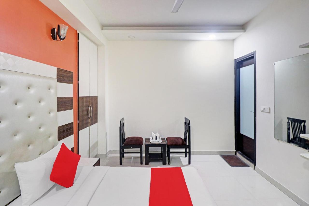Flagship 12675 Star Inn Nueva Delhi Exterior foto